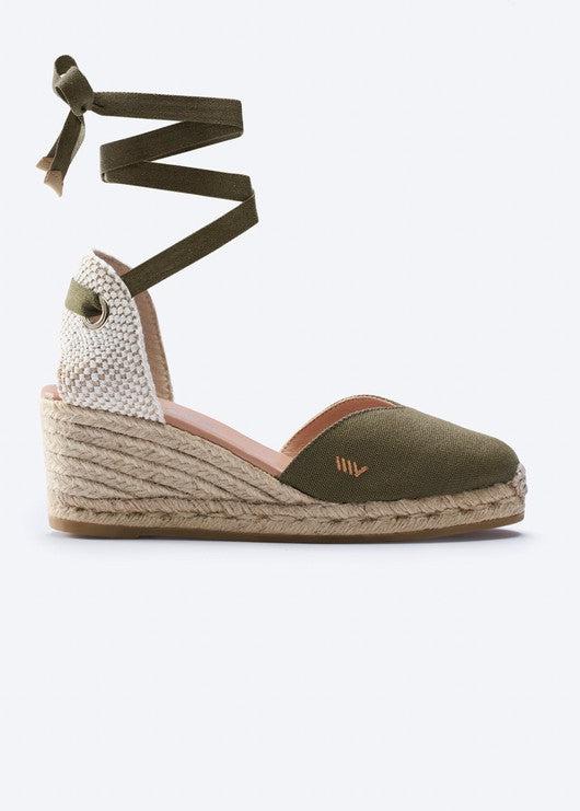 espadrilles with laces