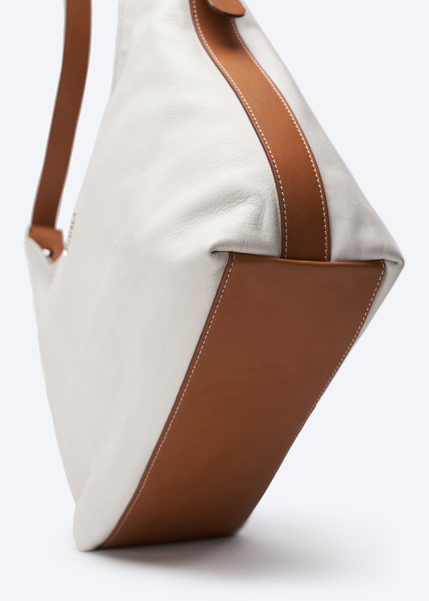 Cyprien Cream Women Large Leather Handbag Bottom Detail